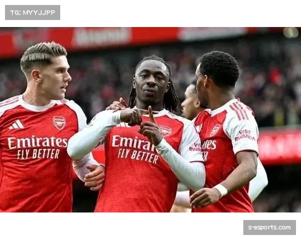 阿森纳新援埃泽仍未找到稳定节奏,莱斯科特指其表现起伏明显 阿森纳新援埃泽仍未找到稳定节奏,莱斯科特指其表现起伏明显